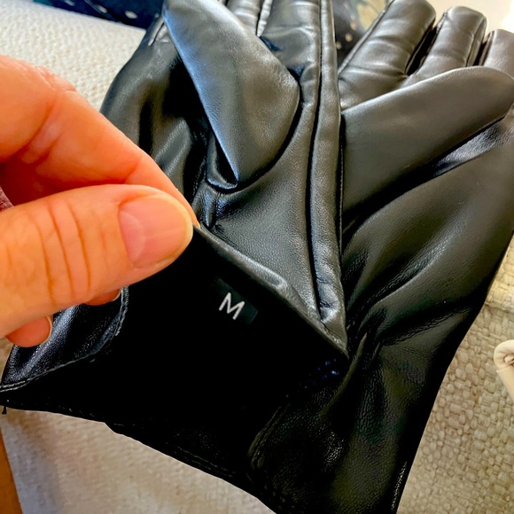 Two sets of faux leather unisex gloves, black and beige, size Medium never worn - Picture 14 of 16